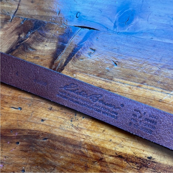 Eddie Bauer leather belt - Picture 2 of 5